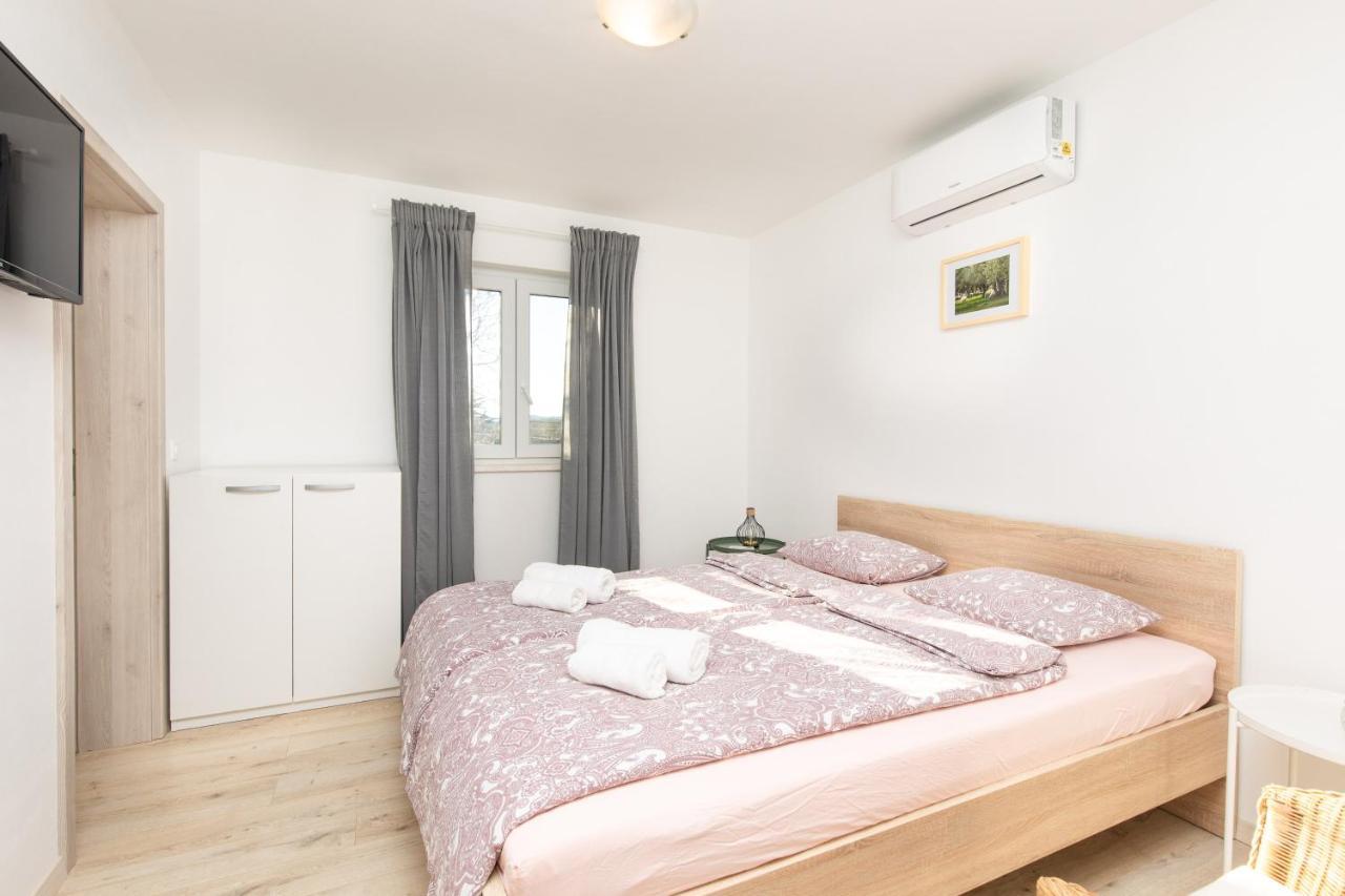 Apartments Brig Perfect Countryside Holiday! Krk Town Exterior photo