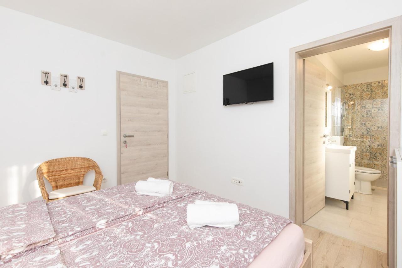 Apartments Brig Perfect Countryside Holiday! Krk Town Exterior photo